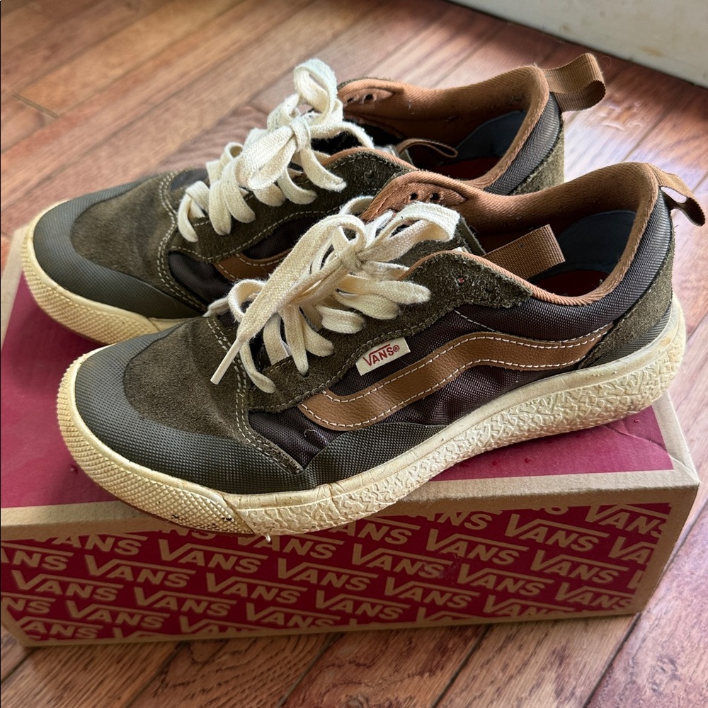 Vans Ultrarange Exo shoes, dark olive